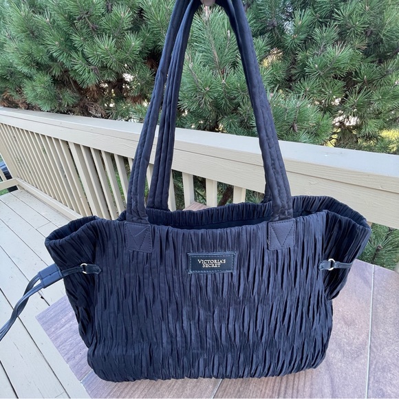 Victoria’s Secret Ruched Black Weekend Lined Tote - Picture 1 of 8